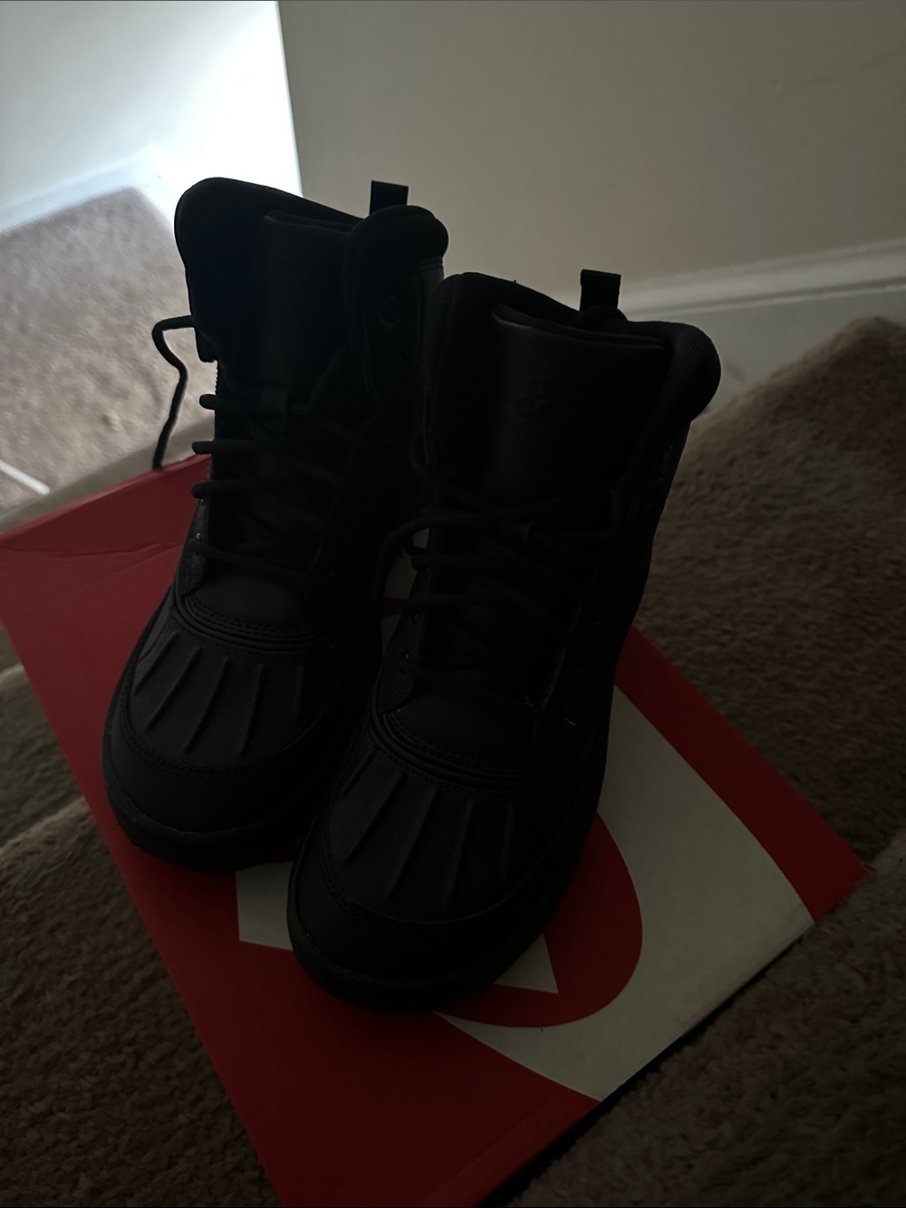 Nike Kids Black Lace-Up Waterproof Boots brand new never worn